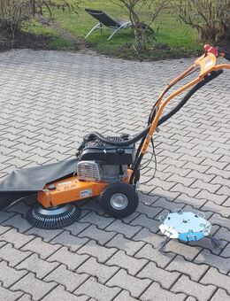 AS 30 WeedHex mieten leihen Wildkrautbürste Unkrautbürste Unkrautentferner - Fridolfing