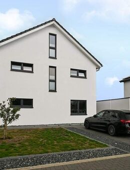 Neuwertiges und modernes Einfamilienhaus mit Blick auf den See im Naturschutzgebiet von Algermissen! - Algermissen