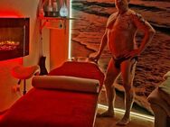 Erotikmassage(massiere allein) für Männer ab 12 uhr täglich mit hotstone (heiße Steine) - Nürnberg