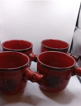 4 Tassen rot Retro Keramik Glühwein als Set zusammen Höhe 8cm Durchmesser 8cm - Essen