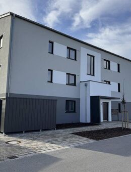 Neubau - Hochwertige 3-Zi.-Whg., 1. OG, mit Balkon in Niederaichbach - Niederaichbach