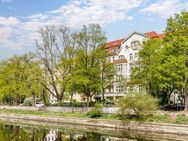 Riverside Living - Herrliche Altbauwohnung mit Sonnenbalkon und Blick auf den Landwehrkanal - Berlin