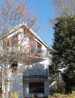 Gemütliche 3 Zimmerwohnung mit Balkon, EKB, TG, Keller - Stuttgart
