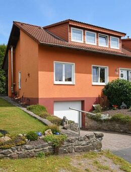 Lichtdurchflutetes Familienglück: Gepflegtes Haus mit Garten und Kaminofen - Nieheim