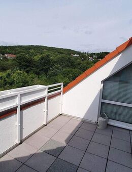 Wunderschöne 3 Zimmer Dachgeschosswohnung mit Dachterrasse - Bad Soden (Taunus)