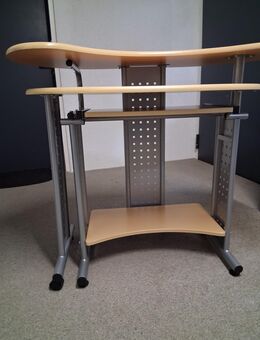 Hochwertiger Computertisch - Brackenheim