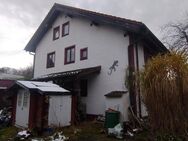 Großes Haus mit 12 Zimmern mit eingewachsen Garten im nördlichen Chiemgau - Trostberg