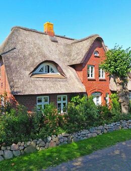 Luxuriöses Kapitänshaus unter Reet - Nieblum