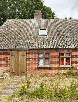 Historisches Zuhause mit Charakter – Doppelhaushälfte in Kopendorf zum Sanieren - Fehmarn