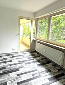 Moderne 4-Zimmer-Wohnung mit Balkon in Amberg - Amberg