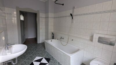 3-Raum-Wohnung mit Balkon und PKW-Stellplatz