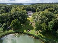 Ein Meisterwerk des englischen Jugendstils: Das einzigartige Herrenhaus mit privatem Seezugang - Oranienburg