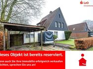 Reserviert: Zweifamilienhaus in schöner Lage - Schortens