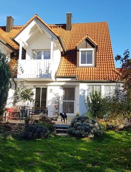 Wunderschöne Doppelhaushälfte mit herrlichem Garten und freiem Blick über Wiesen und Felder - Röhrmoos