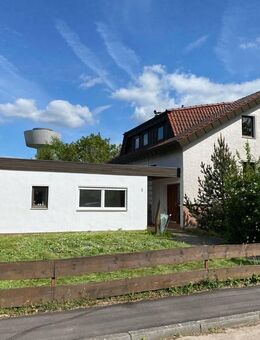 Wohnen & Arbeiten vereint - Zweifamilienhaus mit Gewerbegrundstück und großer Halle in Dewangen - Aalen