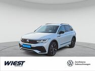 VW Tiguan, 2.0 TDI R-Line, Jahr 2021 - Darmstadt