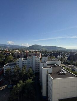 Den Wolken nahe - absoluter Traumblick im 12. Obergeschoss - 4 Zi. ETW mit 2 Balkonen - Freiburg (Breisgau)