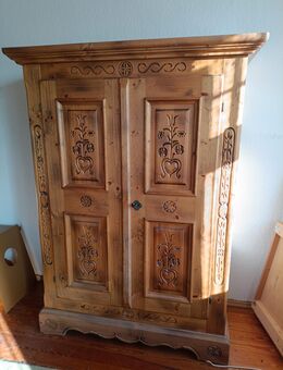 Sehr schöner Original Voglauer Bauernschrank Anno 1600 Stil - Augsburg