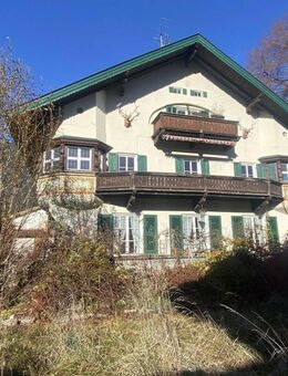 Garmisch: Großzügiges, älteres Landhaus auf großem Grundstück in sonniger Wohnlage - Garmisch-Partenkirchen