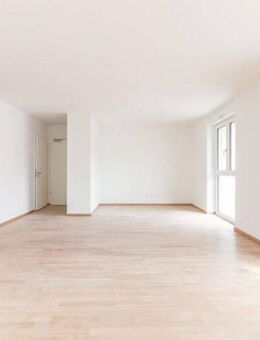 Eleganter Wohnkomfort mit offener Designküche und Sonnenterrasse in großzügiger Etagenwohnung - Frankfurt (Main)