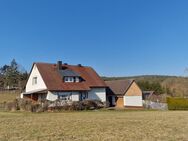 Mitten im Grünen Ein- bis Zweifamilienhaus Nähe Hohe Warte Garten mit hohen Freizeitwert Frei ab Mai - Bayreuth