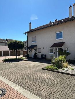 Perfekt modernisiertes 4,5 Zi.- RMH für die junge Familie mit Garage und schönem Garten an zentraler Wohnlage von Haltingen - Weil (Rhein)