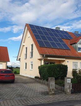 Großzügige DHH mit schönem Garten in ruhiger Lage mit Blick auf die Felder - Weichering