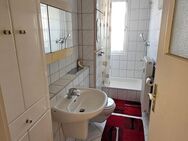 Helle 4 Raumwohnung möbliert mit Balkon und PKW-Stellplatz zu vermieten!!! - Mücheln (Geiseltal)