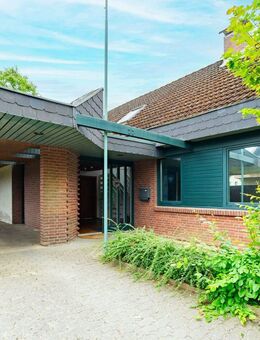 Kreative Raumgestaltung trifft auf zeitlose Architektur: Ein Haus mit Persönlichkeit! - Bergenhusen
