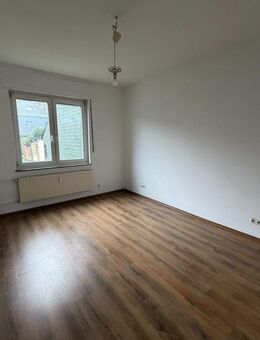 Erdgeschoss Wohnung mit Gartenanteil praktisch, ruhig, einziehen und wohlfühlen - Duisburg