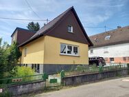 Freistehendes Einfamilienhaus mit Wintergarten, Garage und großem Garten, in ruhiger Wohnlage von Völklingen Röchling Höhe - Völklingen