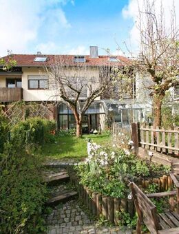 Platz für Ideen: Gepflegtes Reihenhaus in Top-Lage mit Entwicklungspotenzial - Regensburg