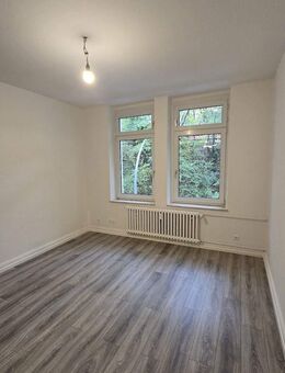 Sehr schöne renovierte 2 Zimmer Wohnung in Duisburg zu vermieten - Duisburg