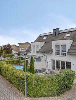 Qualität trifft Lage: Junge Doppelhaushälfte mit Top-Ausstattung in familienfreundlicher Lage - Langenfeld (Rheinland)
