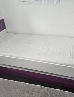 Kinderzimmer: Bett / Schrank / Schreibtisch alle Möbel auch einzeln erhältlich - Böblingen