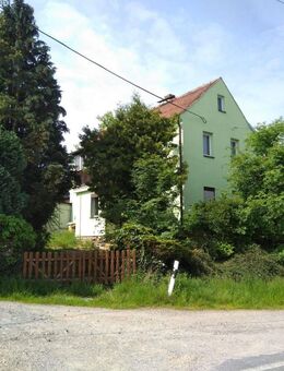 Preiswertes Wohnhaus in Schmiedefeld – 120 m², 6 Räume, 50 m² Nebengelass - Großharthau