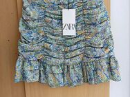 Zara Paisley Boho Raffung Volant High Waist Rock mint grün blau bunt gerafft gr. 34 XS NEU - Hardheim