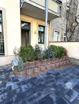 Moderne Terrassenwohnung mit Fußbodenheizung und neuer Einbauküche - Dresden