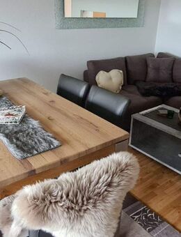 Großzügige Eigentumswohnung mit toller Aussicht & Wintergarten in Höchenschwand - Höchenschwand