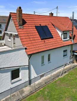 Grünes Wohnglück mit Dachterrasse - Einfamilienhaus mit Kaminofen & Garten - Burgau