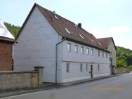 Haus und Hof mit reichlich Wohnraum - Fladungen