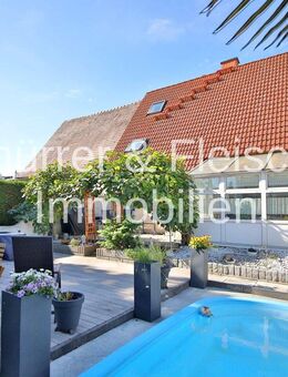 Einfamilienhaus mit Pool und Sauna in Eggenstein - Eggenstein-Leopoldshafen