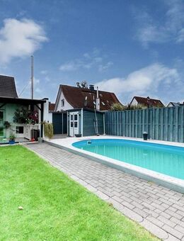 Design trifft Wohlgefühl - exklusiv modernisiertes Refugium mit Pool und Gartenidylle - Duisburg