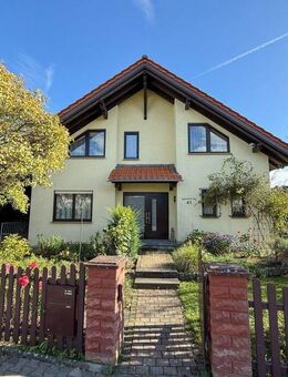Freistehendes Einfamilienhaus in begehrter Feldrandlage von Schwalbach! - Schwalbach (Taunus)