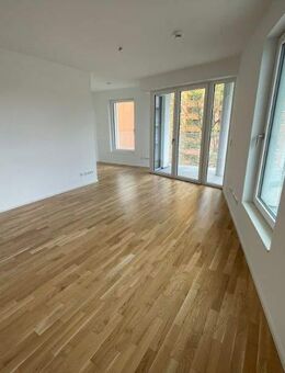 Modern wohnen: Tiefgarage, EBK, großer Balkon und top Aussicht - Erlangen