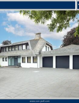 Walmdachvilla mit Schwimmbad und Sauna - Wülfrath