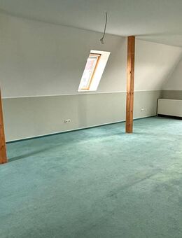 Kleines Juwel in Merseburg - Einraum Dachgeschosswohnung mit Balkon + Garten - Merseburg