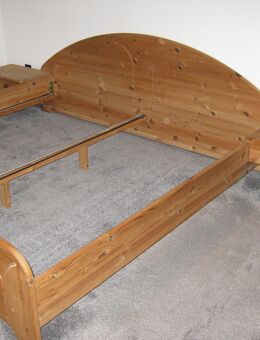 Verkaufe Massivholz-Doppelbett aus Kiefer gelaugt/geölt - Bielefeld