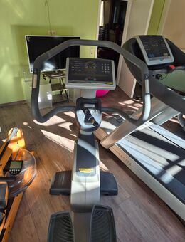 Technogym excite Serie 700i Wave Selfpowered - Köln