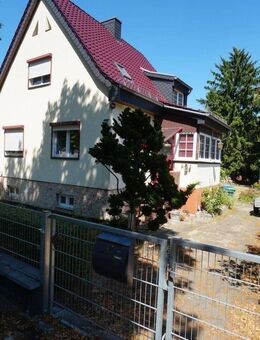 Charmantes Einfamilienhaus mit Kaminofen, Holzterrasse - Schulzendorf